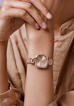 Victoria Hyde, Ure - rose gold-coloured