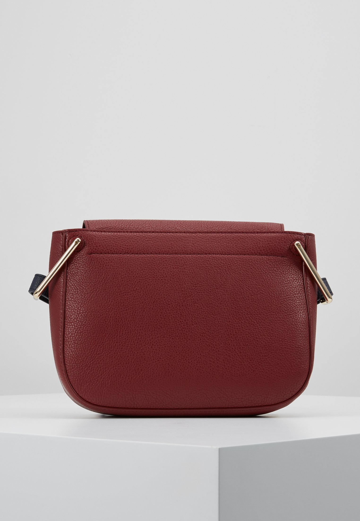 saddle bag red