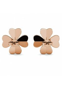 Roze gouden oorbellen in de vorm van een klavertje vier, met afwisselend zwarte en gouden hartvormige bloemblaadjes. Voorzien van een clip-on ontwerp.