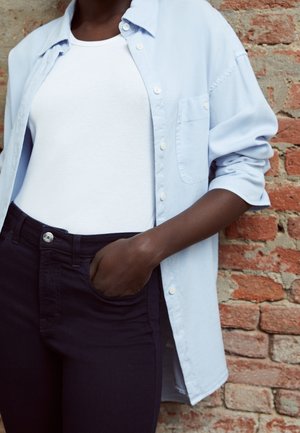 Top - white