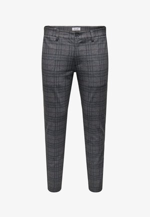 Calças cinza xadrez com um padrão discreto em vermelho e preto, com fecho de botão e passantes para cinto, feitas de tecido entrelaçado.