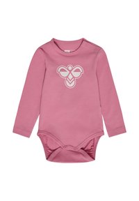 Långärmad babybodysuit i mjuk rosa bomull med en vit bi-grafik på framsidan, samt tryckknappar vid botten för enkel påklädning.