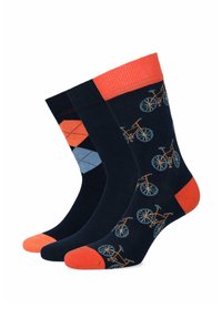 Trzy pary granatowych skarpetek z pomarańczowymi wzorami rowerów, kontrastujące pomarańczowe i niebieskie akcenty, gładka faktura oraz design ze ściągaczem.