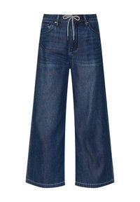 - Wide leg