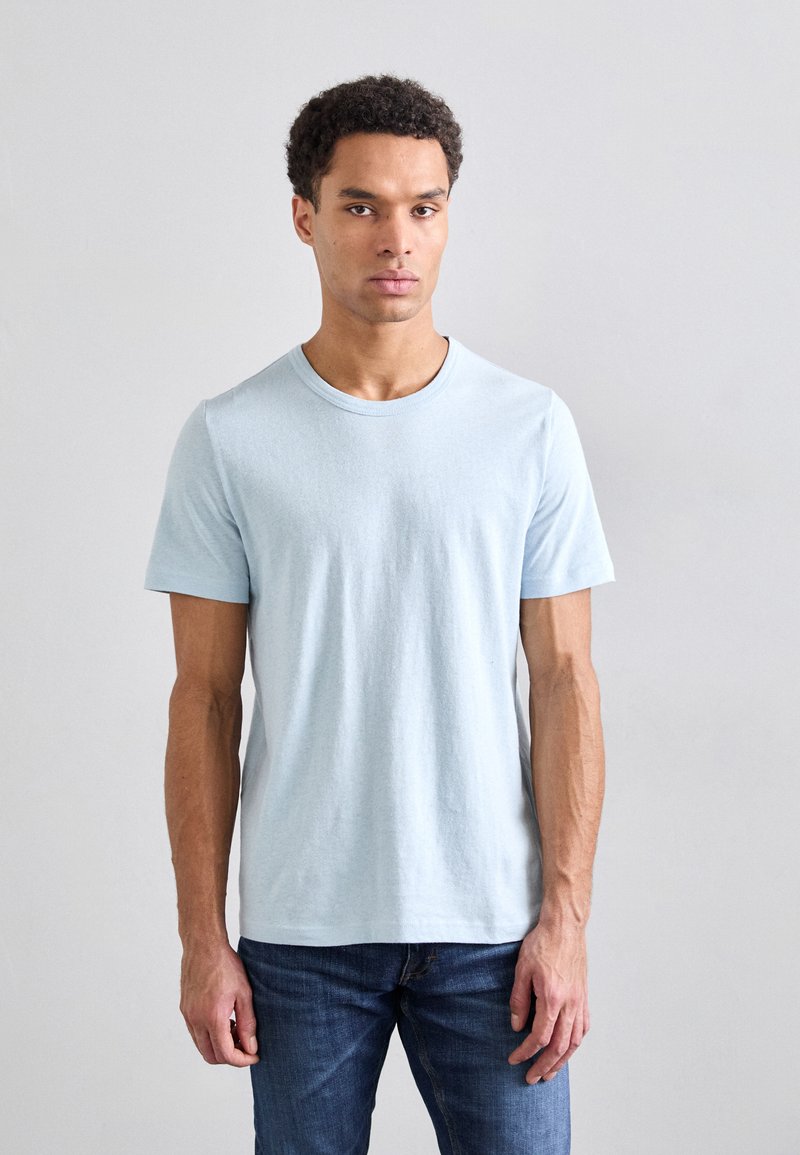 Tiger of Sweden - OLAF  - T-shirt basique - light blue, Agrandir