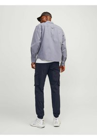 Jack & Jones JPSTKANE JJNOAH CUFFED - Reisitaskuhousut - dark navy