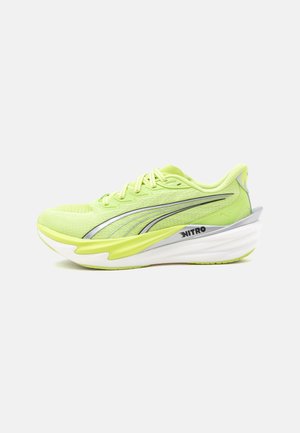 Puma, DEVIATE NITRO 4 - Обувки за бягане по асфалт - sunny lime/silver-coloured