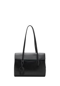 Bolso de piel negra con forma estructurada, textura suave, asas cortas y una etiqueta extraíble. Diseño sencillo sin herrajes visibles.