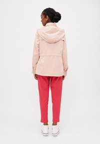 ONLY Petite ONLNEWSTARLINE SPRING - Parka - rose smoke