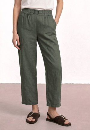 Street One, Broek - bound green