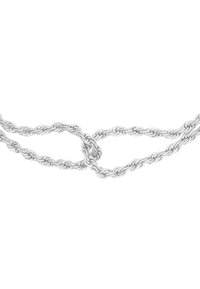 Collana in argento a catena attorcigliata con un dettaglio centrale a nodo. Il materiale ha una finitura lucida e presenta filamenti intrecciati simili a corde.