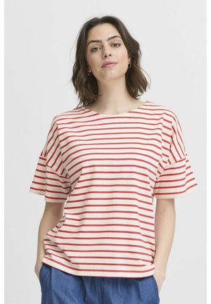 Striped t-shirt in light cream with red horizontal stripes, features a relaxed fit, wide sleeves, and a round neckline. Soft cotton texture.