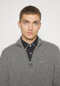 Barbour ESSENTIAL TISBURY HALF ZIP - Pulover - grey