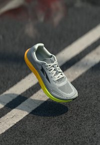 Unselected, gray/orage