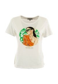 Witte t-shirt met korte mouwen, voorzien van een kleurrijk grafisch ontwerp van een vrouw met zonnebril, omringd door groene bladeren, en het merk "MORGAN" eronder.