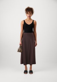 YAS Tall YASPELLA MIDI SKIRT  - A-line skjørt - decadent chocolate