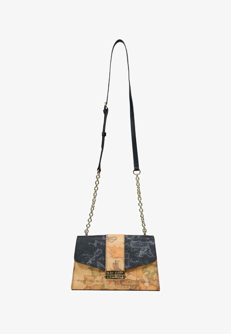 Sac bandoulière avec sangle noire réglable et chaîne dorée, présentant un imprimé antique de carte du monde dans des tons beige, noir et vert avec un fermoir en métal.