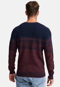 INDICODE JEANS LEAGUE - Strikkegenser - russet