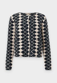 Cardigã tricotado em padrão de diamante preto e bege, com mangas longas e bolsos frontais, exibido contra um fundo branco.