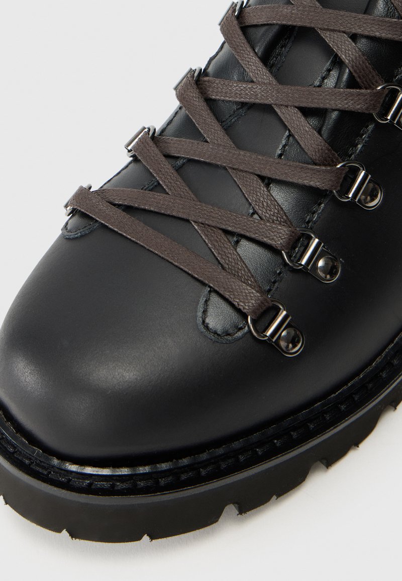 Chaussures vintage Bally décontractées et confortables en cuir souple, pointure USA 11,5 / EUR 10,5 - France