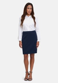 Betty & Co BUSINESS - Jupe crayon - navy blue