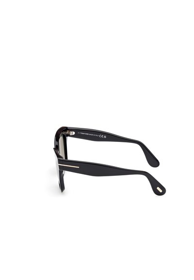 Mustat aurinkolasit kiiltävällä pinnalla, kulmikas runko ja kultainen korostus sankassa. Valmistettu Italiassa, esittelee tyylikkään modernin muotoilun.