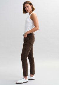 OPUS EVITA GLAZED - Jeans Slim Fit - cocoa