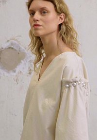 Mother of Pearl MINI DRESS  - Džinsa auduma kleita - ecru