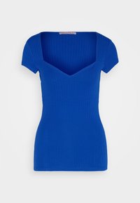Haut bleu côtelé à manches courtes avec un large décolleté carré et une coupe ajustée, présenté sur un fond clair uni.
