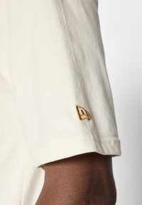 Thumbnail Image 6