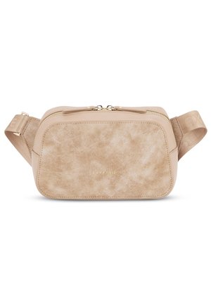 Beige rechthoekige crossbodytas met suède voorkant, twee ritsen aan de bovenkant en verstelbare stoffen riem met goudkleurige hardware.