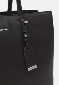Calvin Klein MUST MEDIUM - Cabas - black