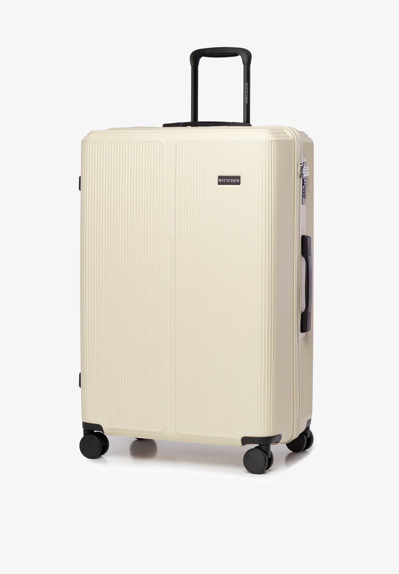 Harte Schale Koffer in Creme mit strukturierten vertikalen Streifen, ausziehbarem schwarzen Griff und vier schwarzen Rollen für Mobilität. Mit Logo auf der Vorderseite.