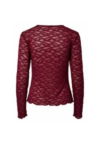 Top lungo a maniche in pizzo borgogna con orlo ondulato e motivo a onde testurizzate; il materiale trasparente rivela la pelle o il tessuto sottostante.