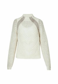 Pull tricoté couleur crème avec un col montant, présentant des motifs torsadés complexes et des ornements argentés le long des coutures d'épaule.