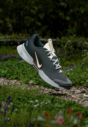 JUNIPER 3 - Trail tekaški čevlji - dark smoke grey/light orewood brown/black/wolf grey