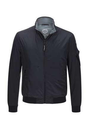 Marineblaue leichte Bomberjacke mit Frontreißverschluss, gerippten Bündchen und Saum, zwei seitlichen Reißverschlusstaschen und einer zusätzlichen Reißverschlusstasche am linken Ärmel.