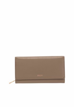 Portafoglio rettangolare in pelle taupe con chiusura a patta e piccolo logo dorato "JOOP!" impresso sul davanti al centro.