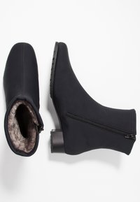 Högl Stiefelette - black