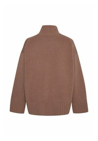 Maglione marrone lavorato a maglia con collo alto, spalle scese e orlo a coste. Il tessuto ha una texture morbida con un motivo uniforme su tutta la superficie.