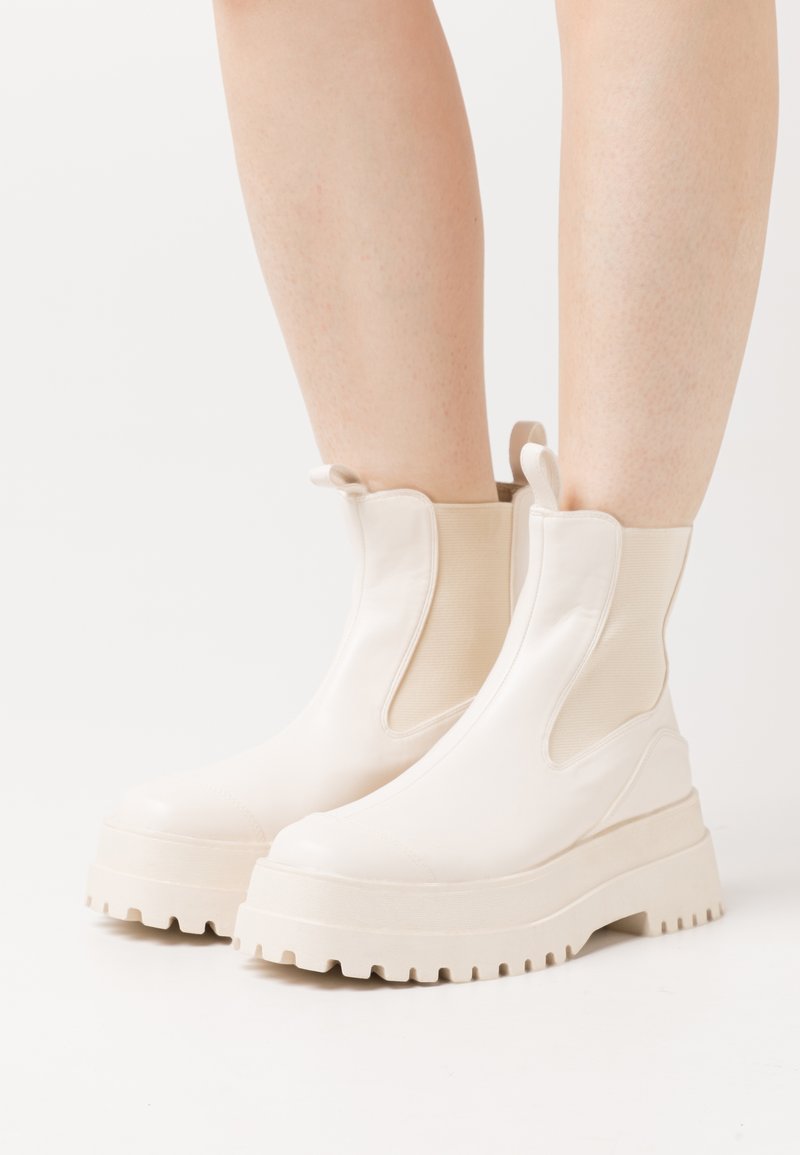 Nly by Nelly ALL DAY CHELSEA BOOT Platform ankle boots cream/off