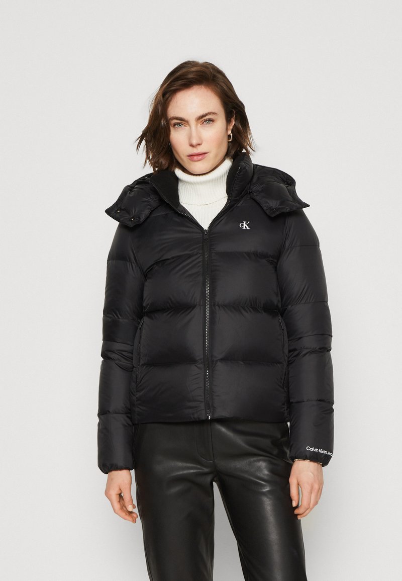 Calvin Klein Jeans ARCHETYPE SHORT PUFFER - Dūnu jaka - black