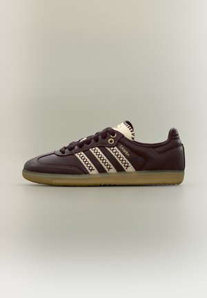 adidas Originals, SAMBA OG UNISEX - Маратонки - maroon/off white/gum
