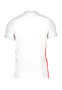 Maglia sportiva bianca a maniche corte, con motivo a quadretti testurizzato sui lati e un accento rosso lungo l'orlo.