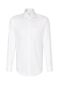 Camicia bianca a maniche lunghe, realizzata in tessuto liscio, con colletto a bottone, sei bottoni e taschino a sinistra sul petto.