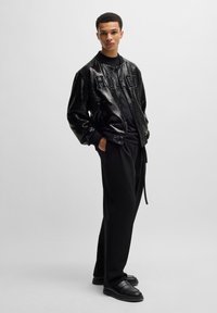 HUGO BAILEY - Bomber tipa jaka - black