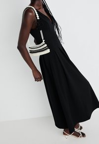 VILA Cocktailklänning - black