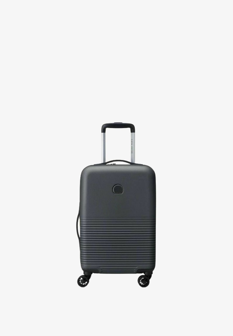 Valigia rigida di colore grigio scuro con strisce orizzontali, manico telescopico e quattro ruote girevoli per una facile manovrabilità.