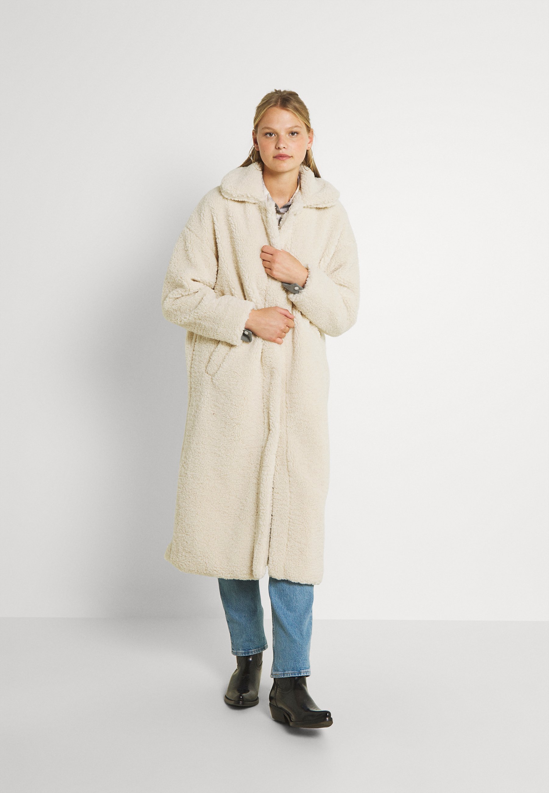 Minimum Winter coat - broken white 
