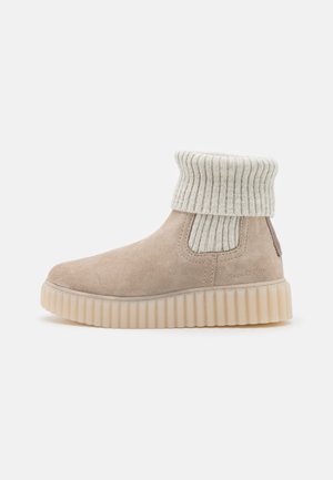 Enkellaarsjes met plateauzool - taupe